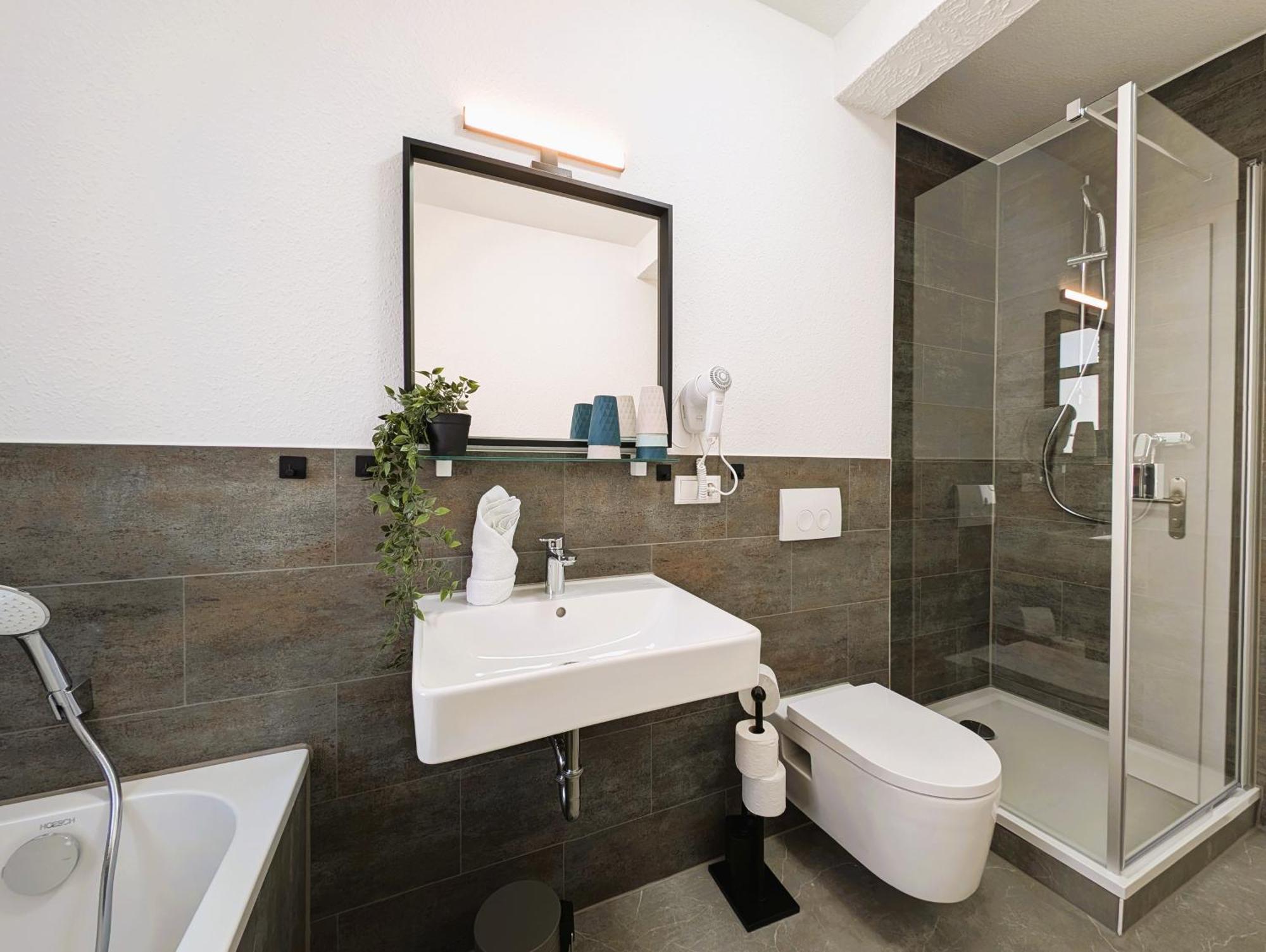 Bohnapartments - Topfmarkt Xxl Suiten - Neu In Top Zentrumslage, Vollausstattung, Wlan, Parkplaetze Ilmenau Dış mekan fotoğraf