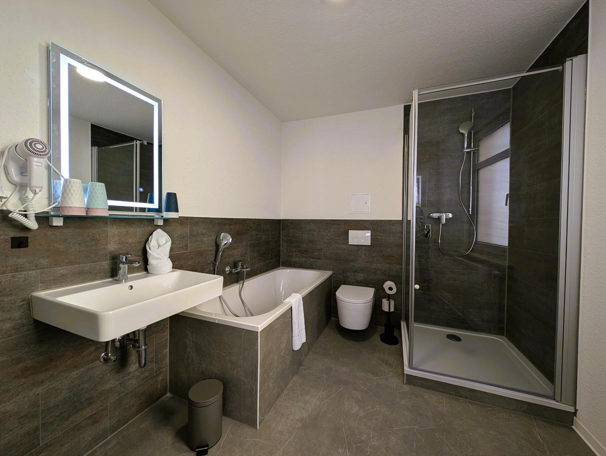 Bohnapartments - Topfmarkt Xxl Suiten - Neu In Top Zentrumslage, Vollausstattung, Wlan, Parkplaetze Ilmenau Dış mekan fotoğraf